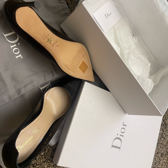 Selling a brand new dior - Picture 1 of 5